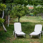 Laki's Place شقة