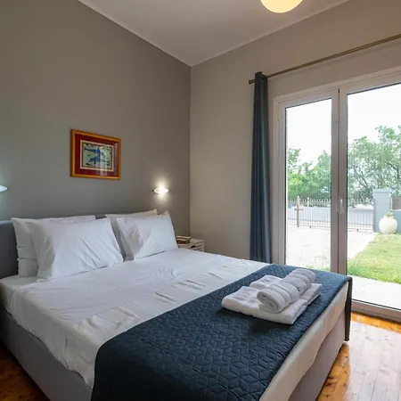 Laki's Place Lägenhet Chrani